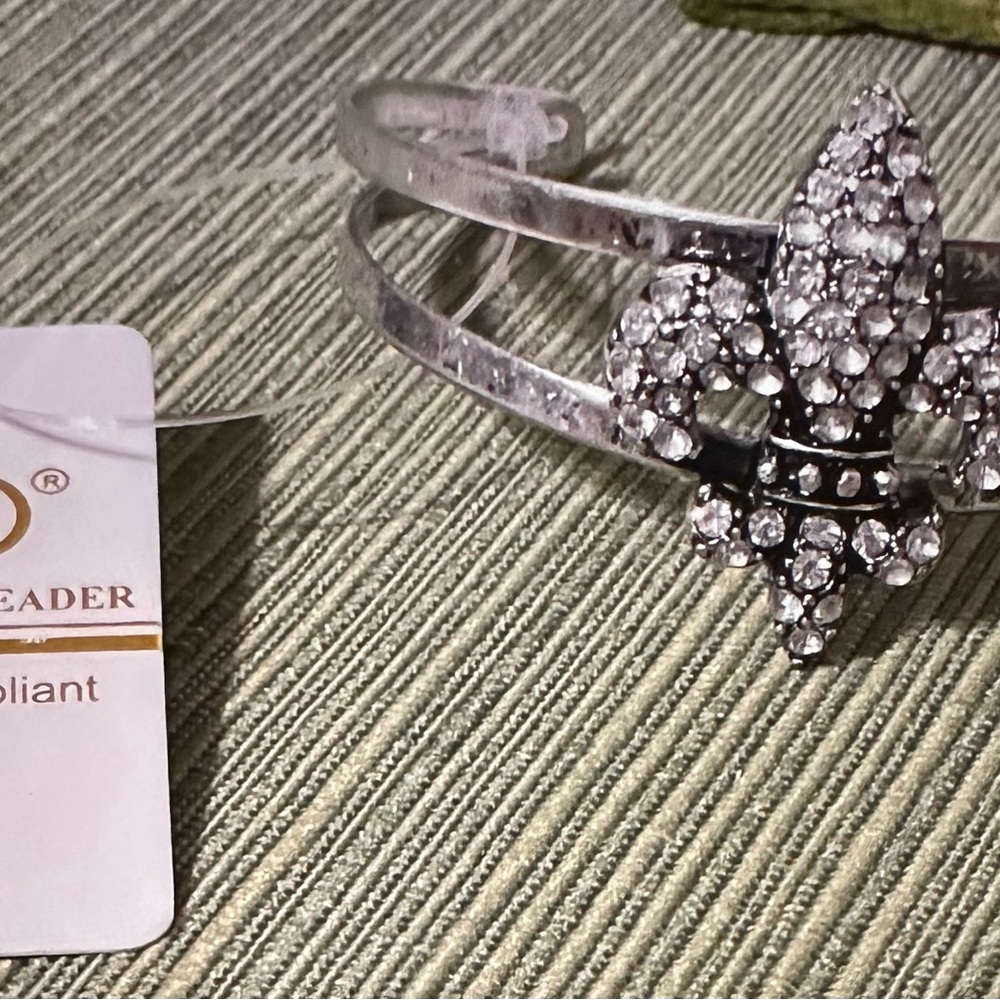 Silver Tone Rhinestone Fleur-de-Lis Bracelet cuff